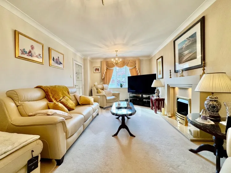 Glen Court, Dalry, KA24, photo 3