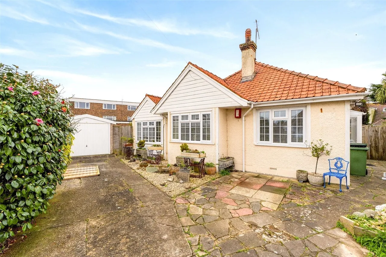 3 bed house for sale, Seafield Close, Rustington, BN16