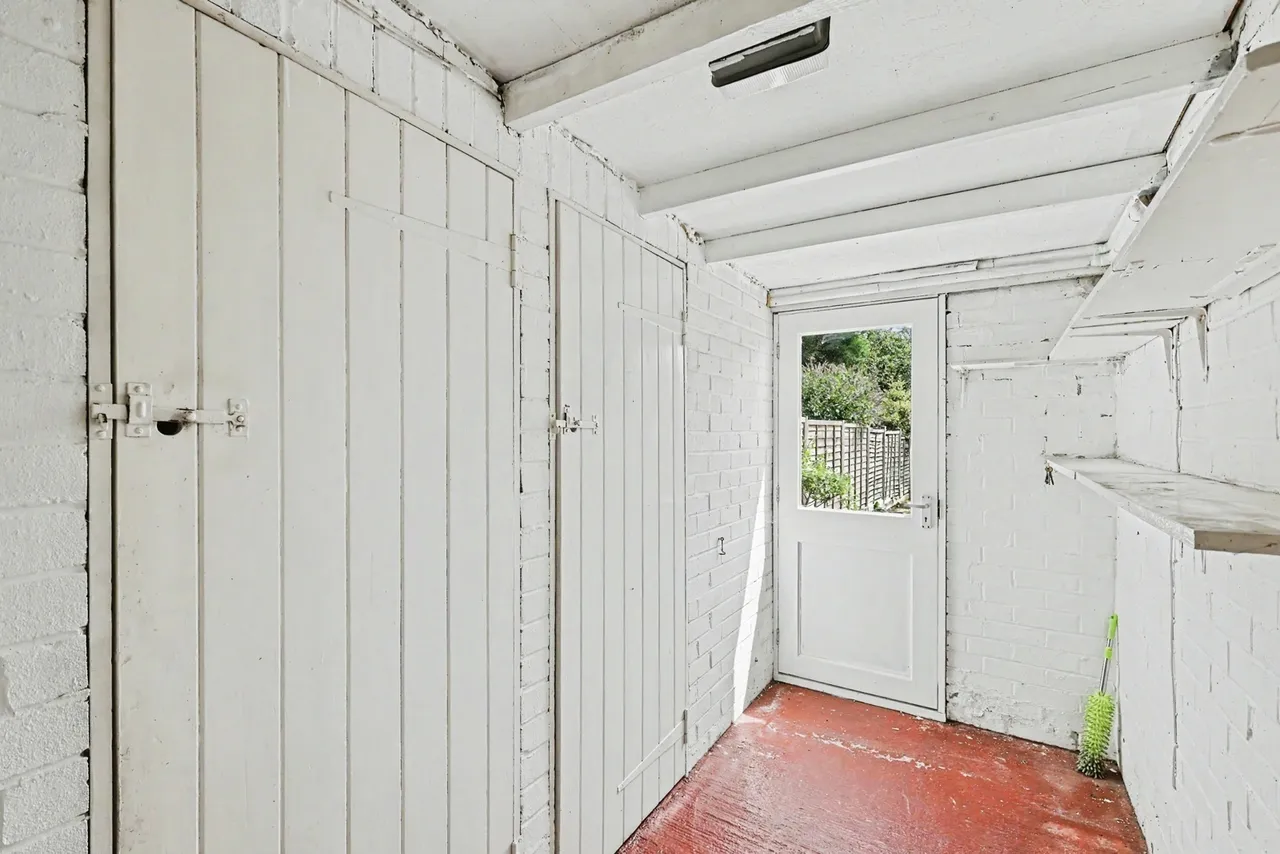 Oaklands Drive, Westone, Northampton, NN3, photo 17