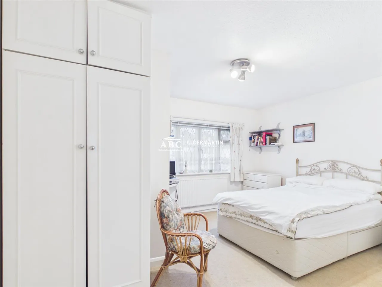 Edgwarebury Lane, Edgware, photo 4