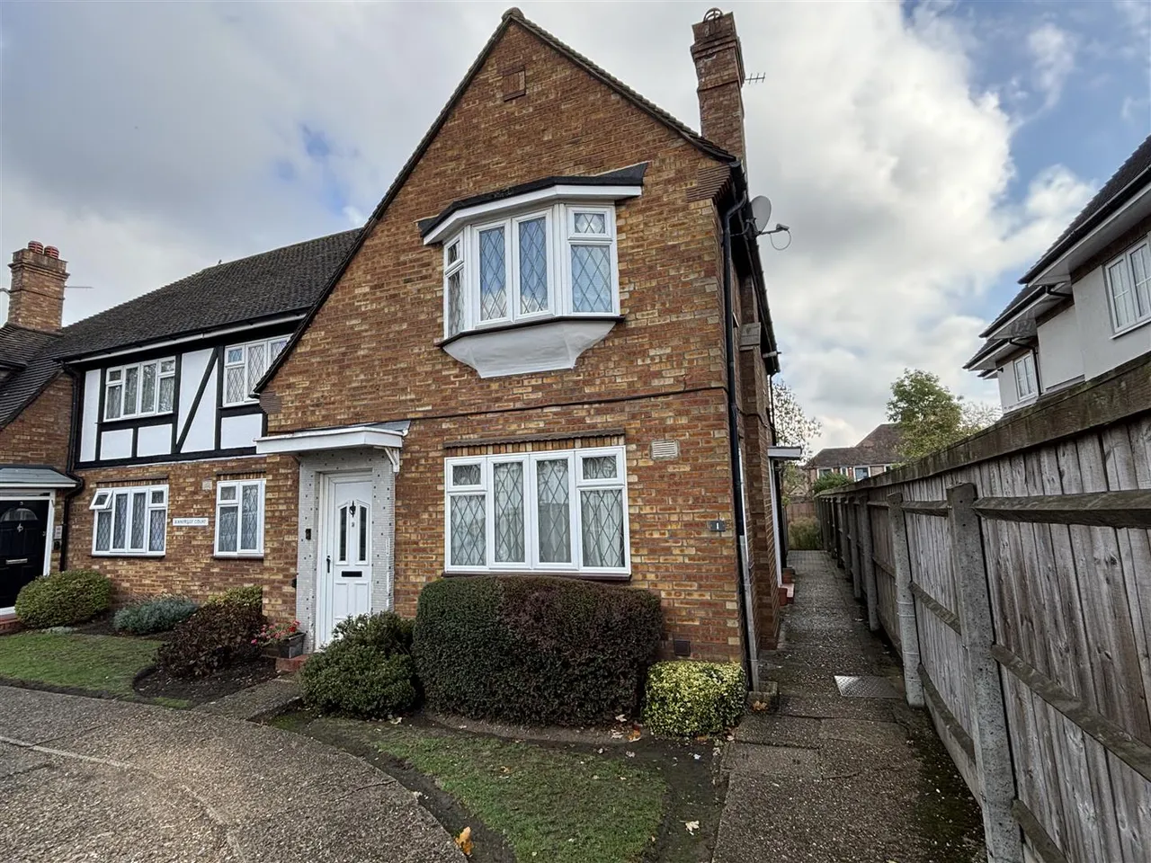 Edgwarebury Lane, Edgware, photo 15