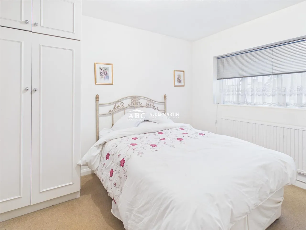 Edgwarebury Lane, Edgware, photo 6