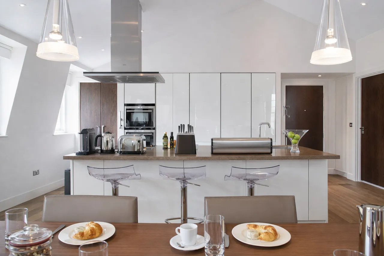 Brompton Road, SW3, photo 3