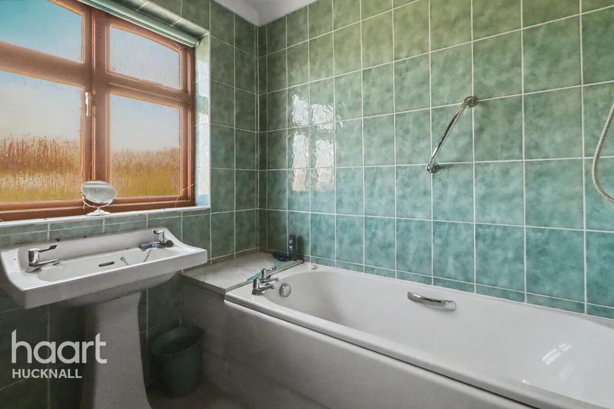 Carlisle Avenue, Nottingham, NG6, photo 14