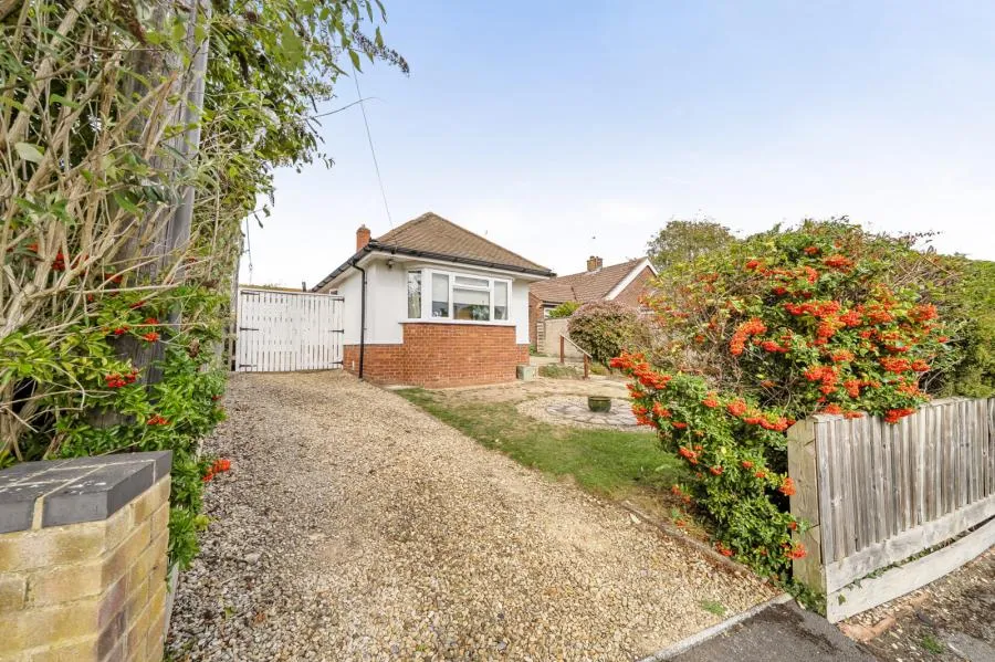2 bed house for sale, St. Swithuns Road, Kennington, OX1