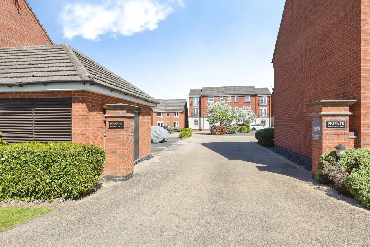 Loughland Close, Blaby, LE8, photo 17