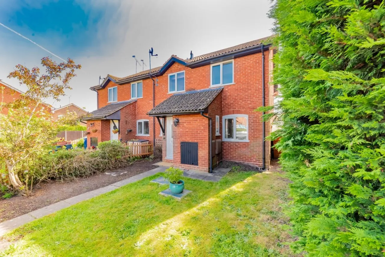 2 bed house to rent, Owlsmoor, Sandhurst, GU47