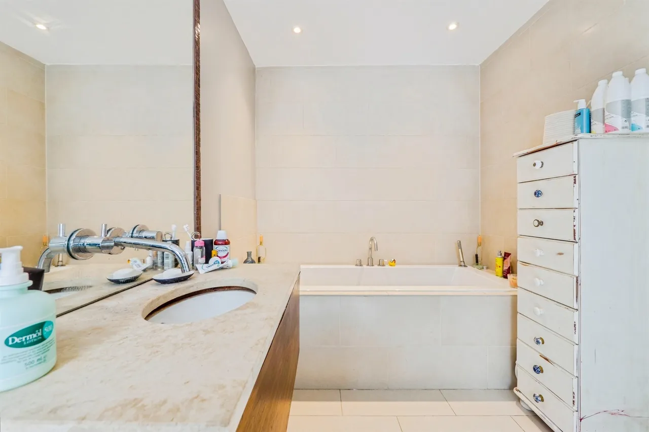 Cathedral Road, Cardiff, CF11, photo 16