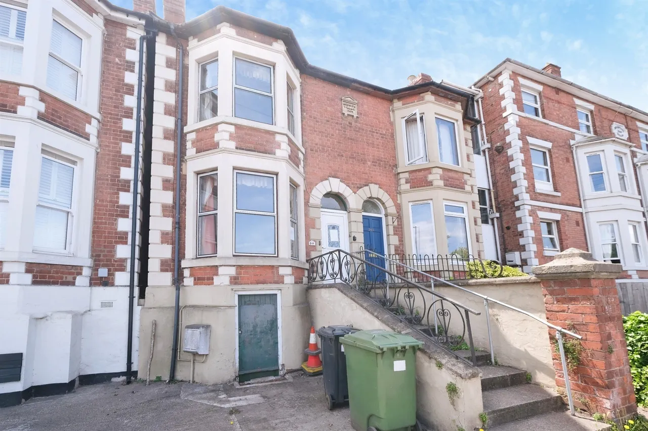 2 bed house for sale — Whitecross Road, Hereford