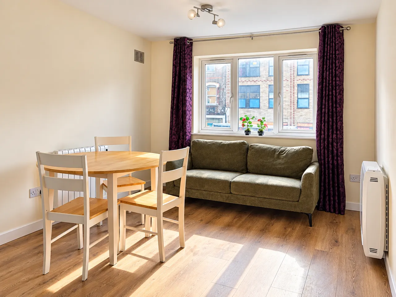 2 bed flat to rent, Harrow Road, NW10