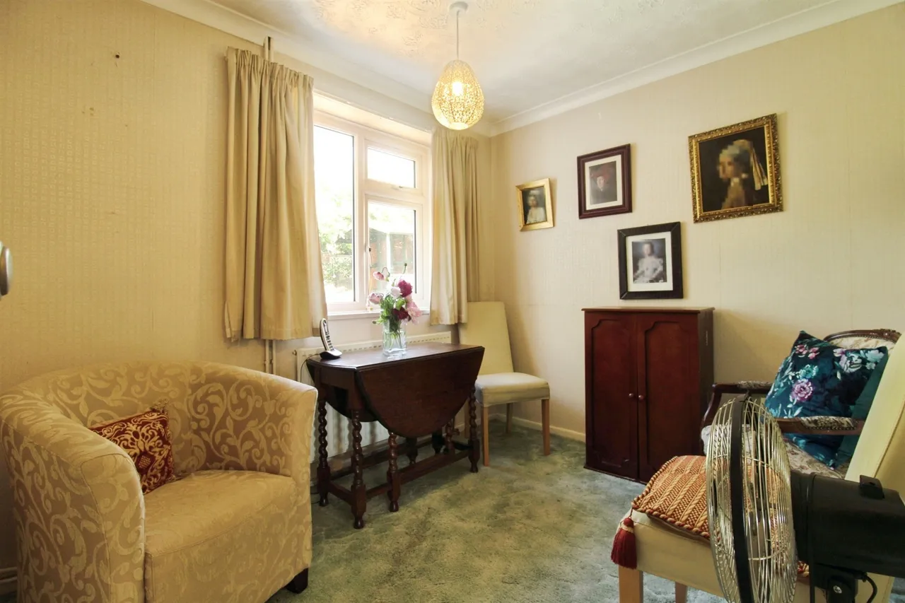 Dart Close, Oadby, LE2, photo 9