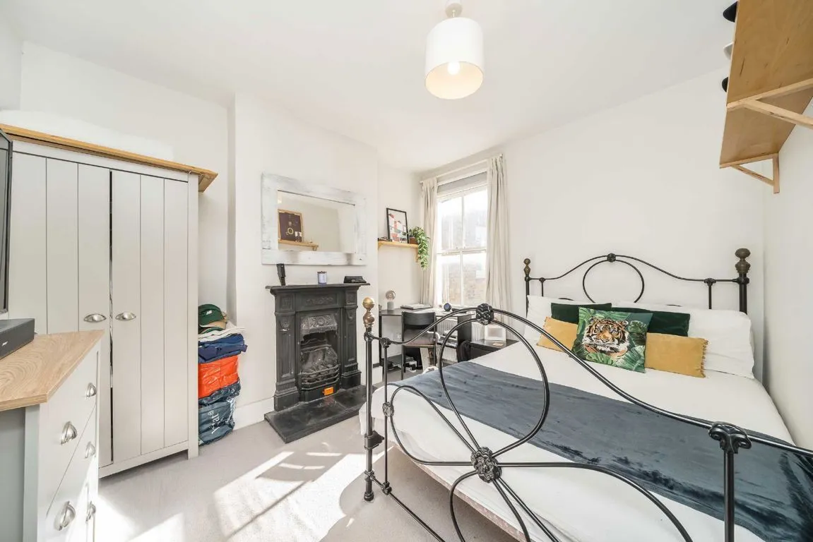 Treport Street, SW18, photo 6