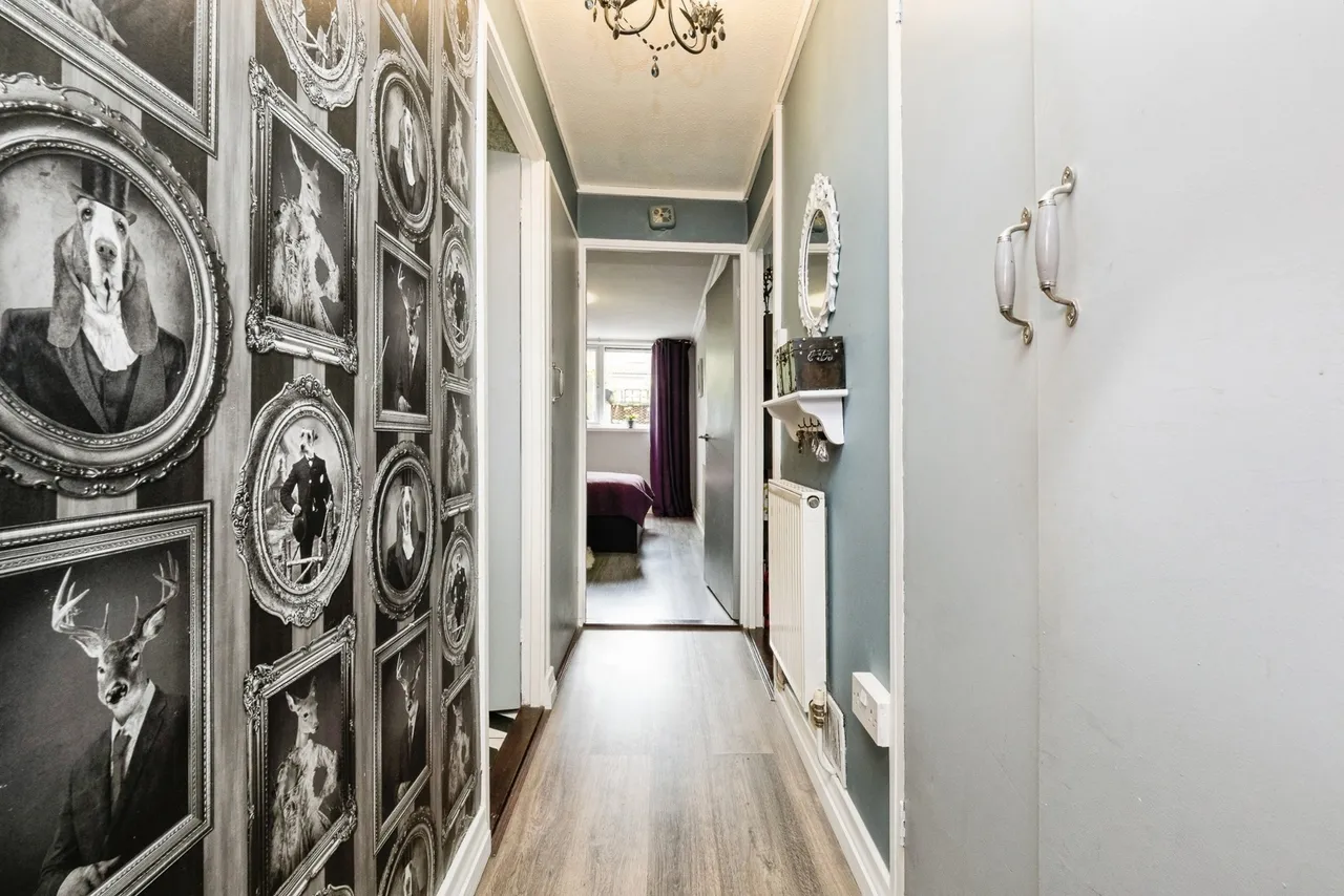 Tiptree Crescent, Clayhall, Essex, IG5, photo 3