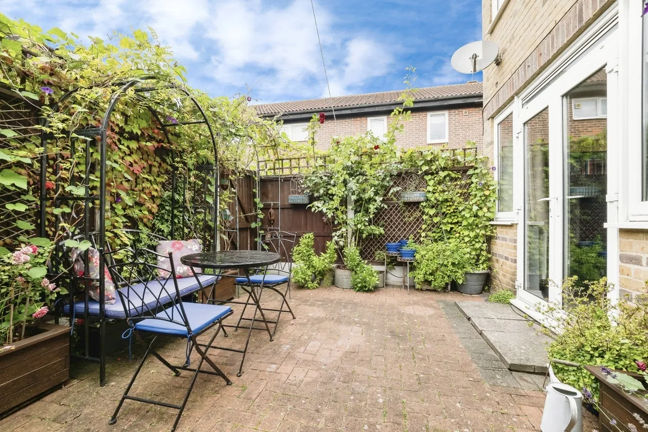 Tiptree Crescent, Clayhall, Essex, IG5, photo 16