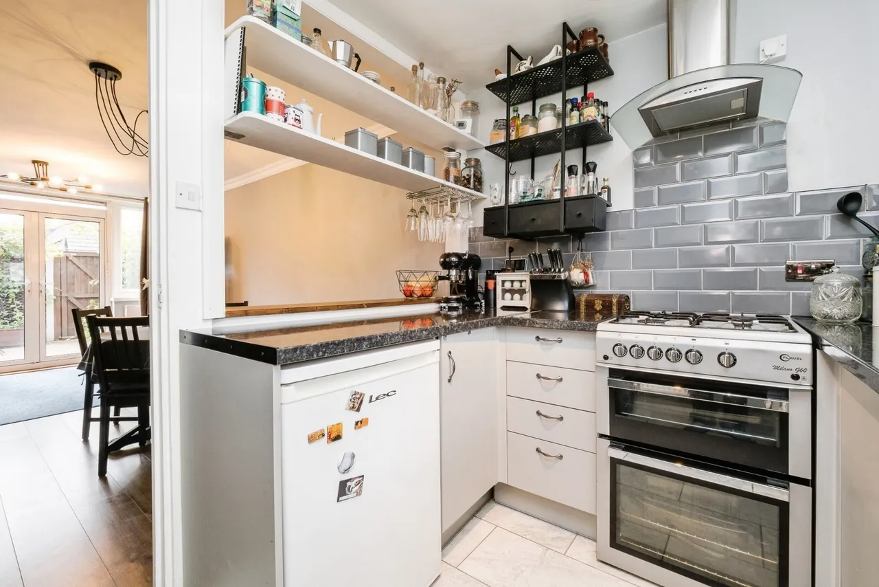 Tiptree Crescent, Clayhall, Essex, IG5, photo 11