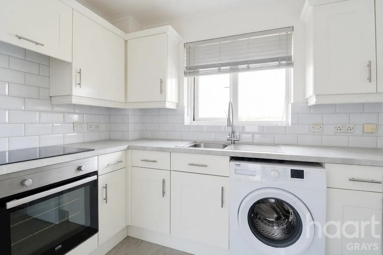 Worthing Close, Grays, RM17, photo 4