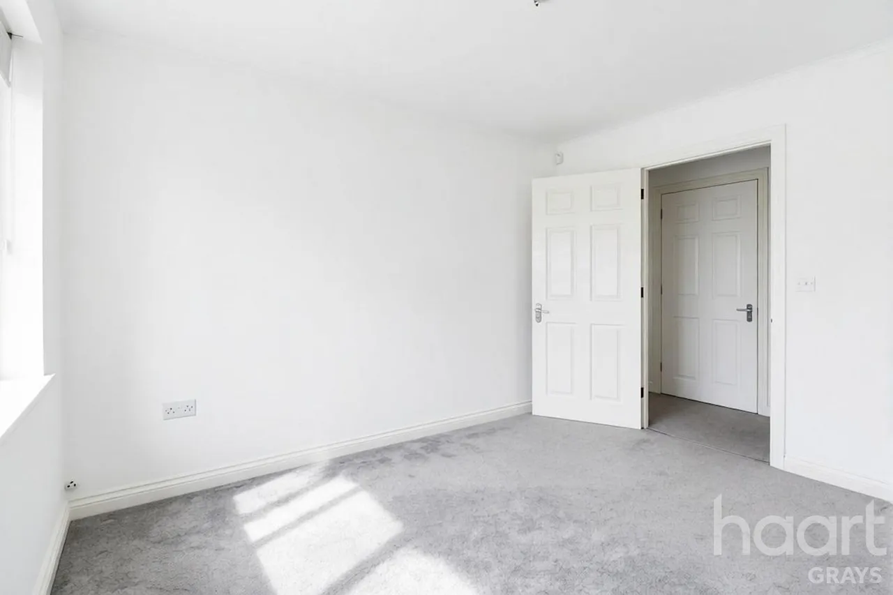 Worthing Close, Grays, RM17, photo 8