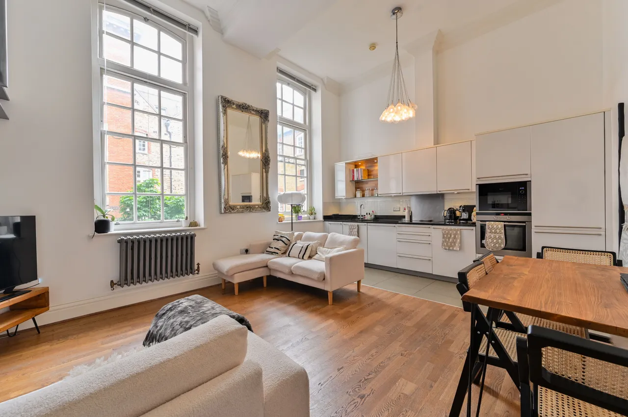 2 bed flat for sale — 14 Mountford Mansions, Kingsway Square, 100 Battersea Park Road, London