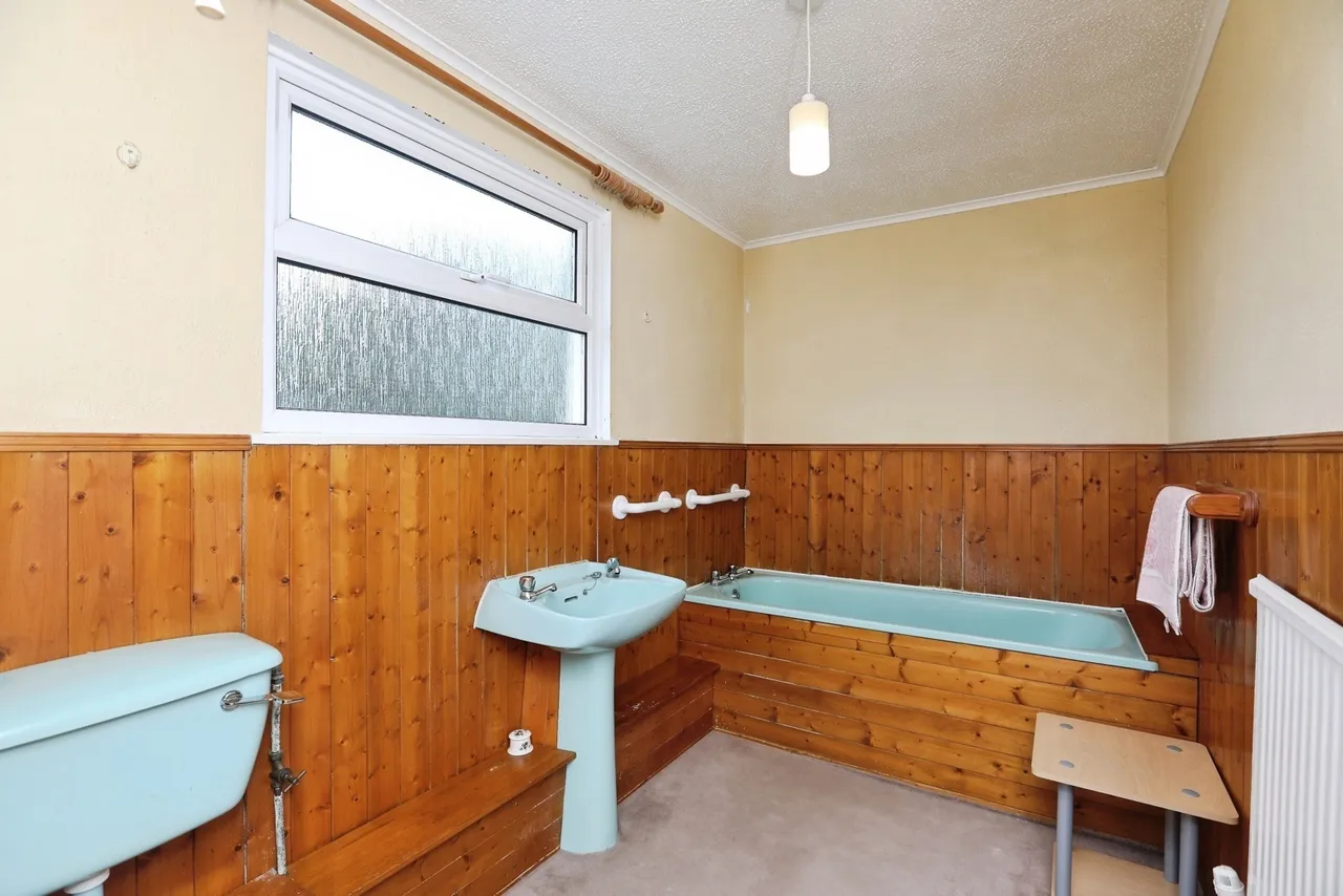 Augustine Road, Minster on Sea, ME12, photo 13