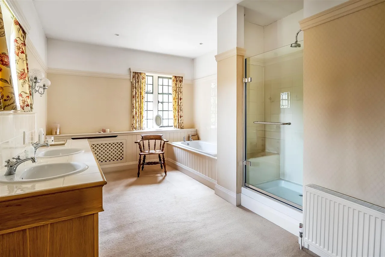 The Warren, Ashtead, KT21, photo 13
