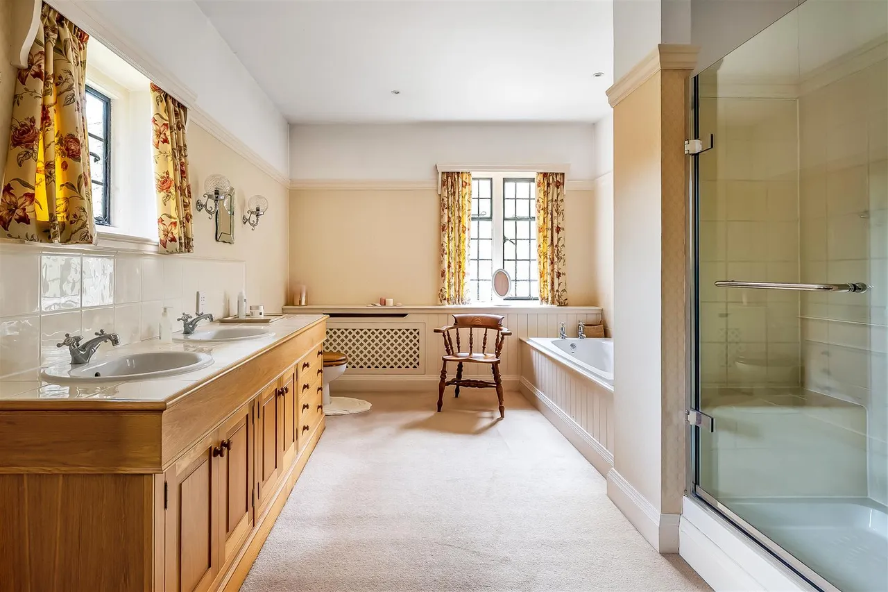 The Warren, Ashtead, KT21, photo 15
