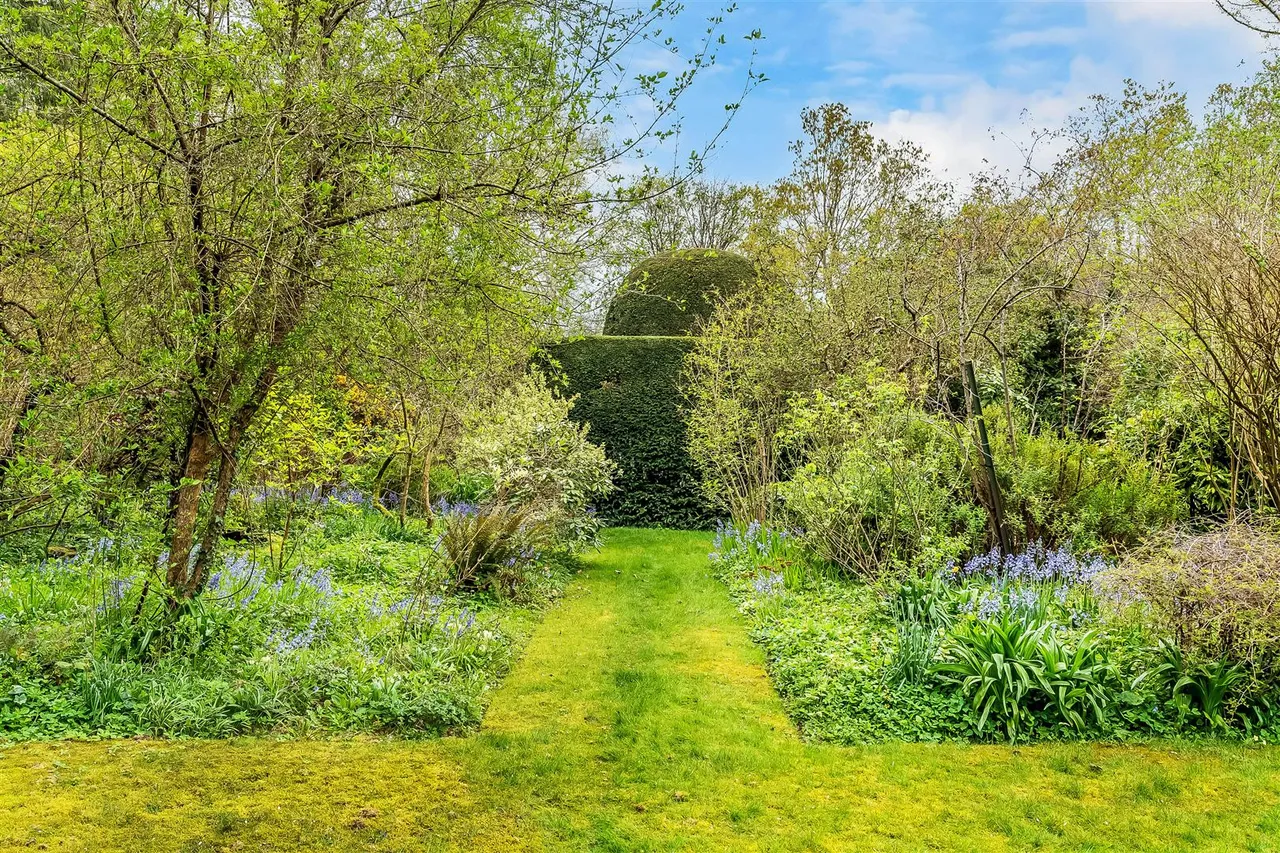 The Warren, Ashtead, KT21, photo 68