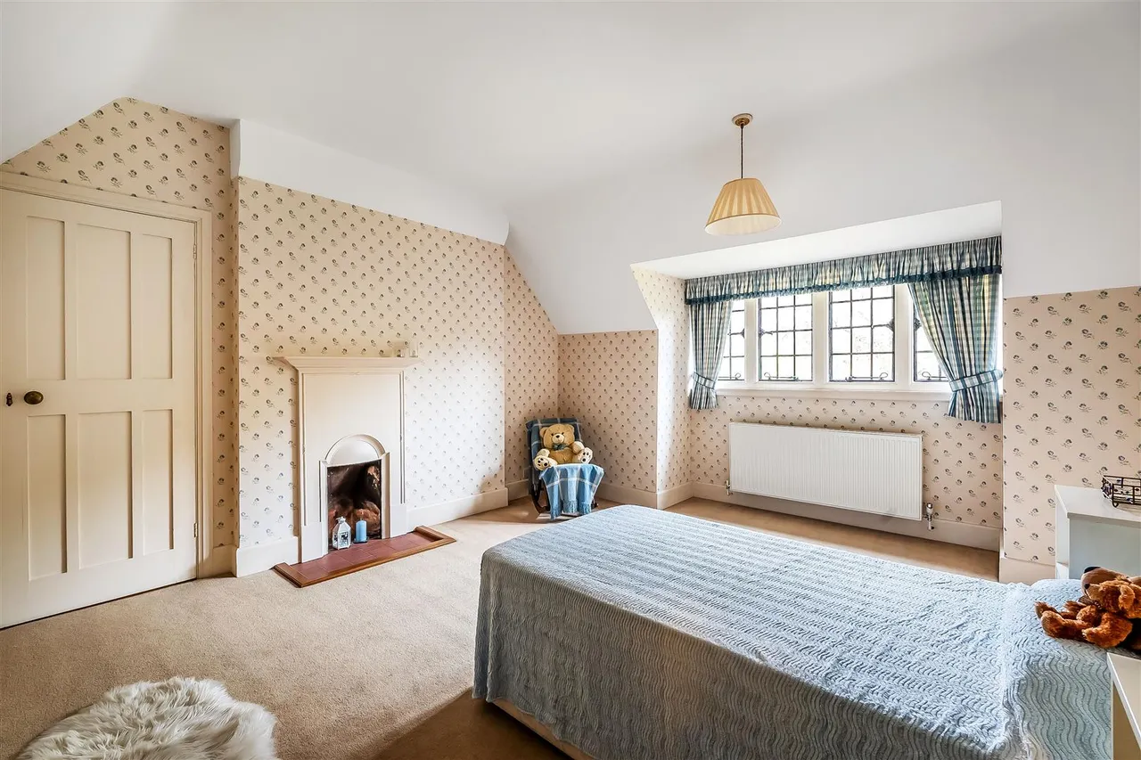 The Warren, Ashtead, KT21, photo 39