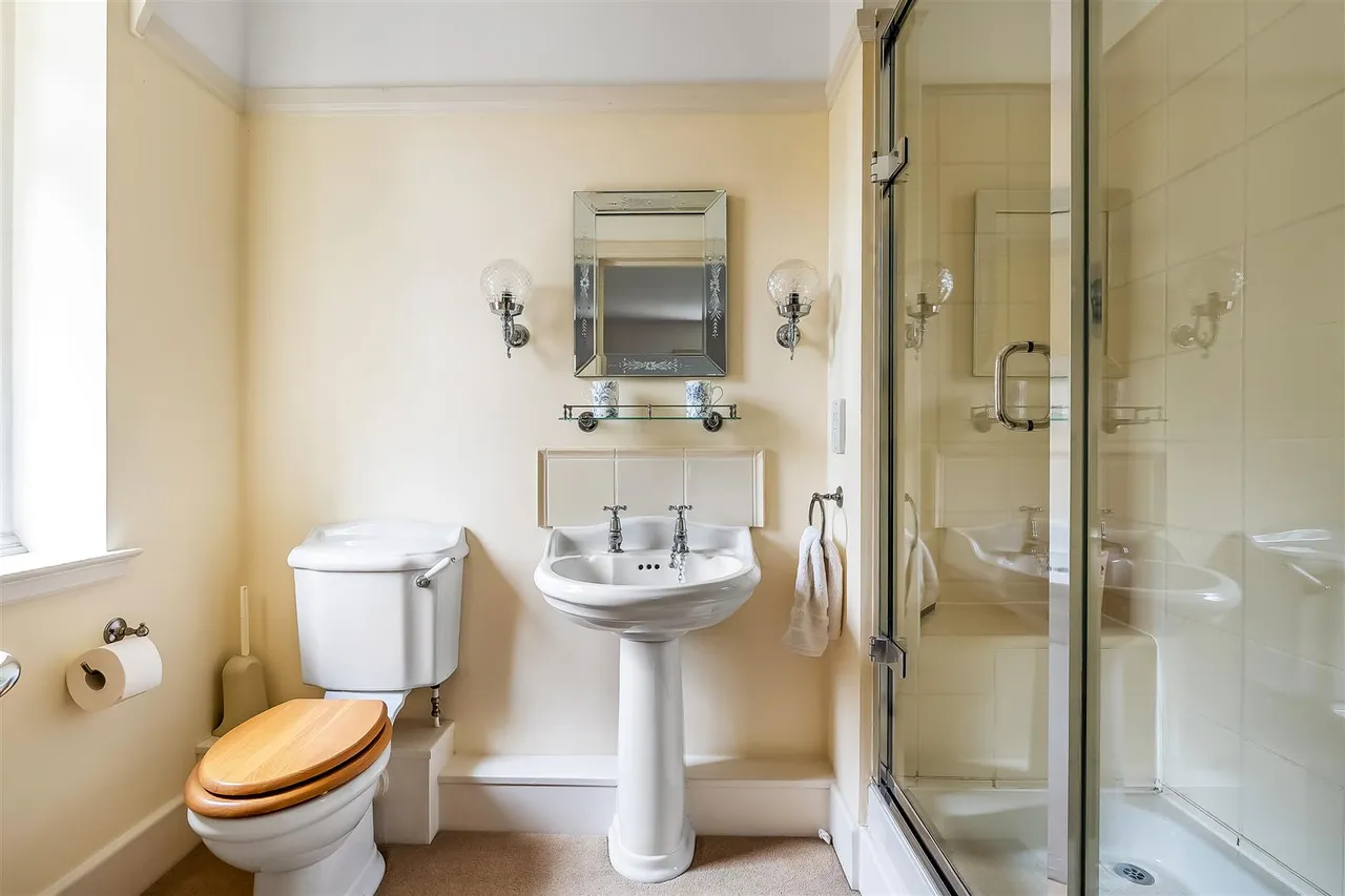 The Warren, Ashtead, KT21, photo 30
