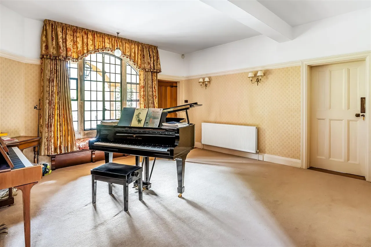 The Warren, Ashtead, KT21, photo 10