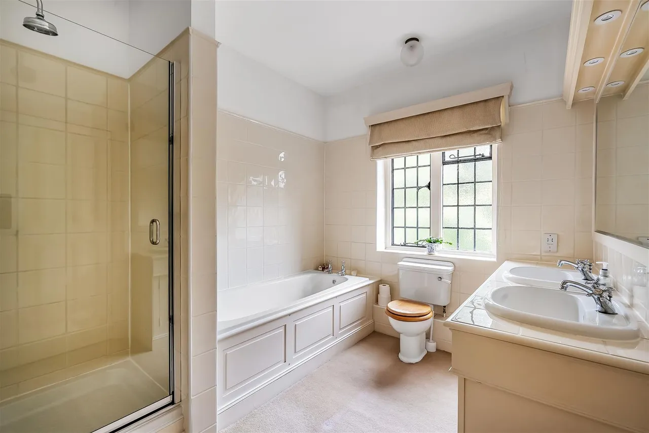 The Warren, Ashtead, KT21, photo 17