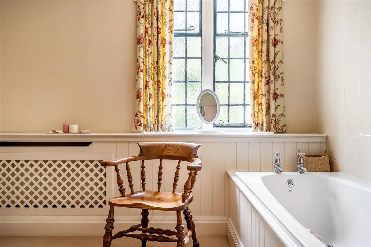The Warren, Ashtead, KT21, photo 16