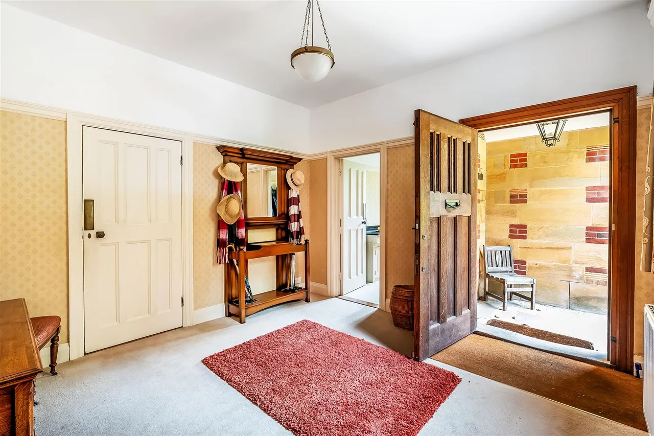 The Warren, Ashtead, KT21, photo 43