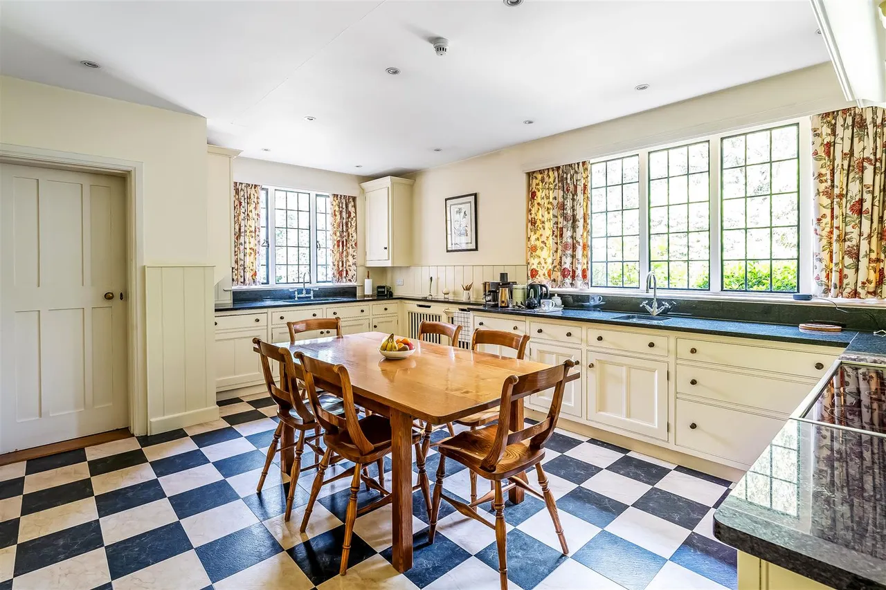 The Warren, Ashtead, KT21, photo 58