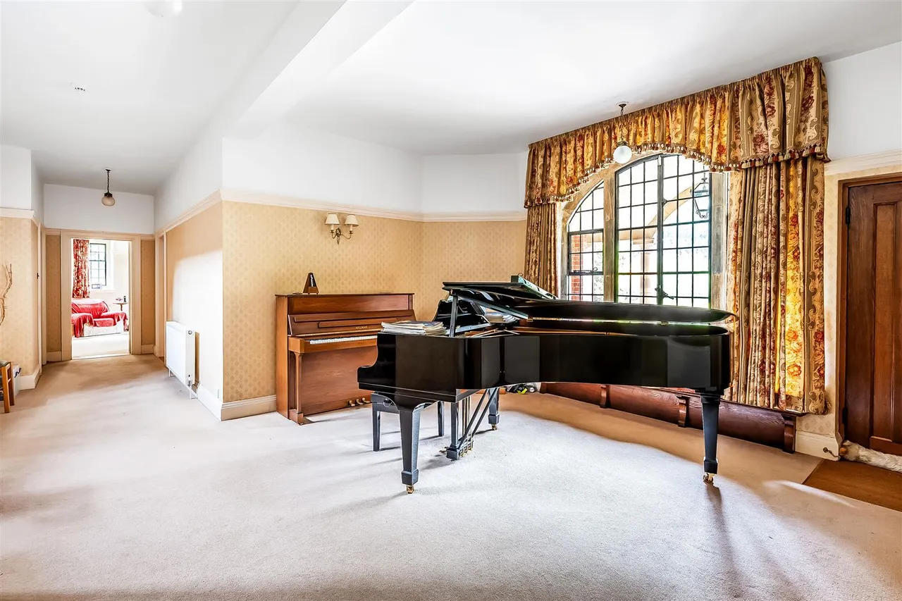 The Warren, Ashtead, KT21, photo 48