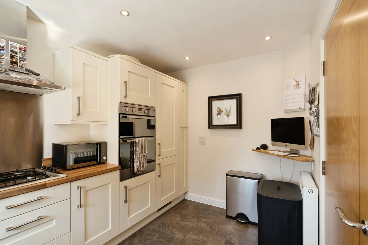 Yapton Road, Barnham, PO22, photo 14