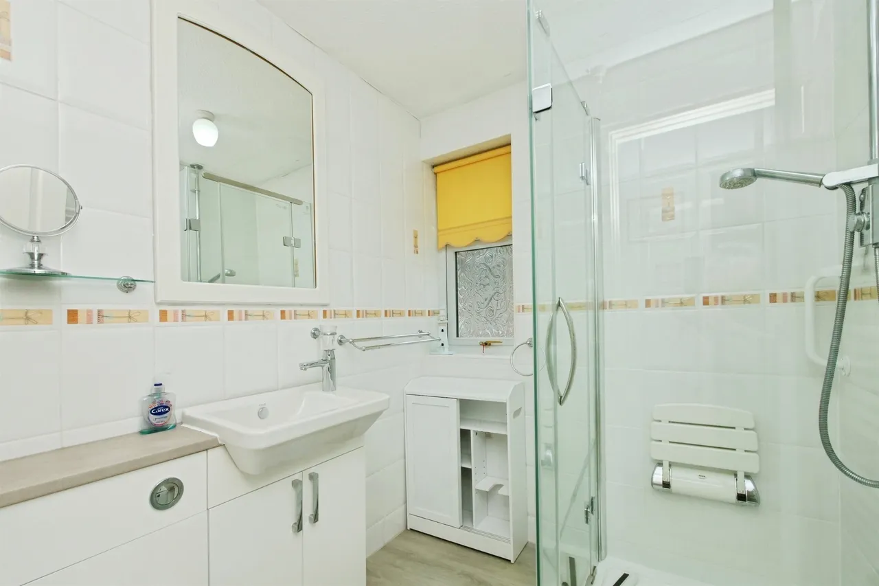 Greenshaw Drive, Haxby, YO32, photo 10