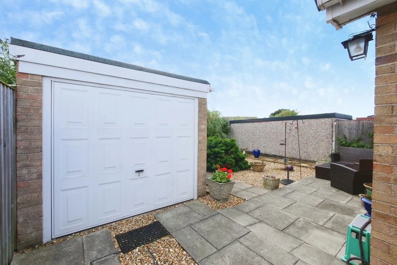 Greenshaw Drive, Haxby, YO32, photo 13