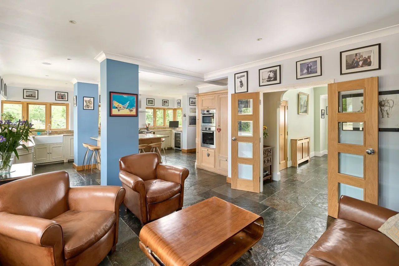 Hewshott Lane, Liphook, Hampshire, GU30 7SU, photo 6