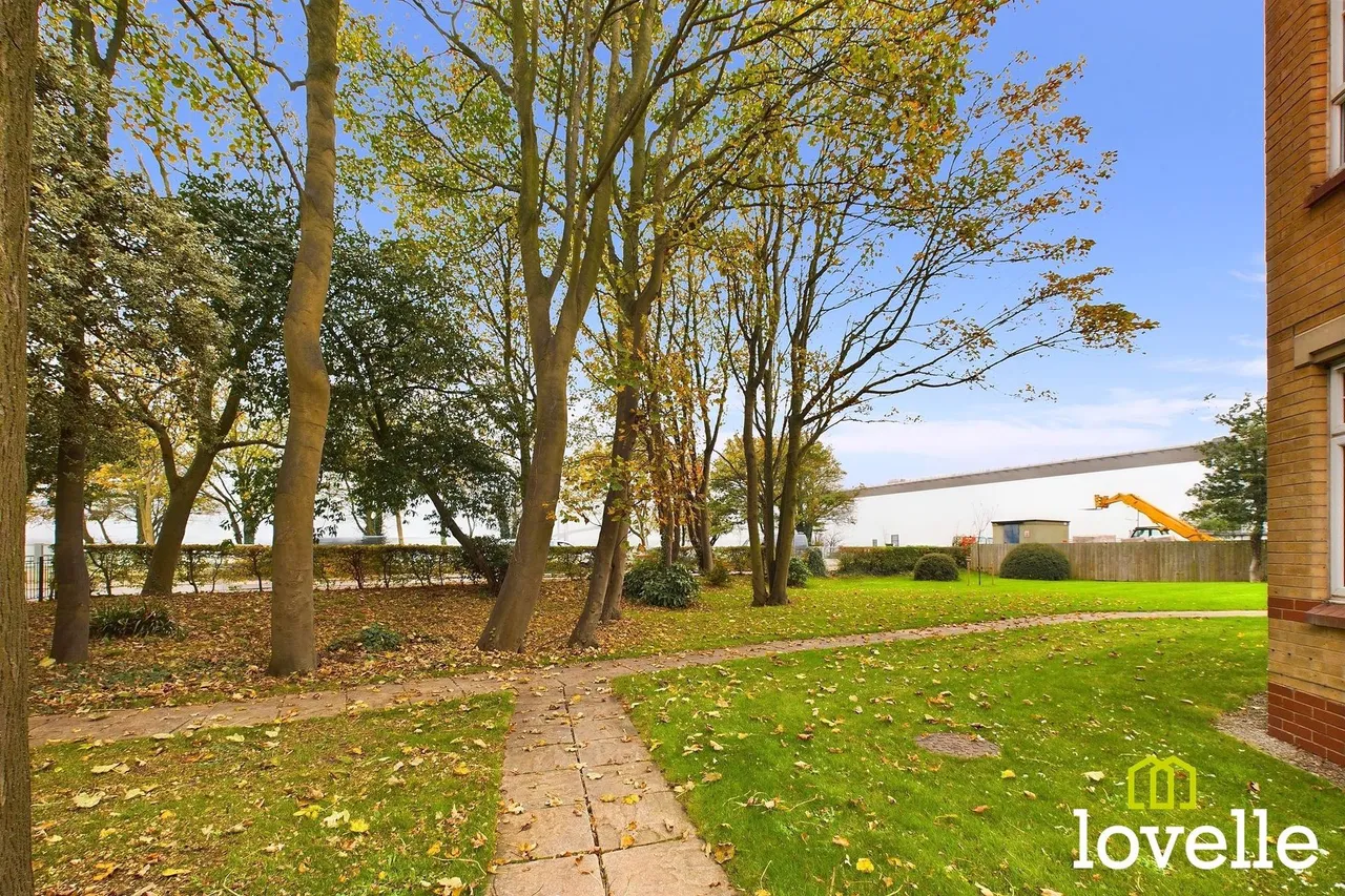 St. Marys Close, Hessle, HU13, photo 18