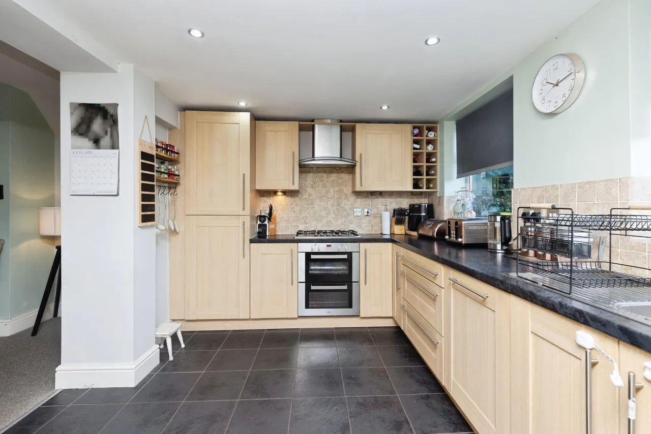 Hodgson Lane, Drighlington, BD11, photo 5