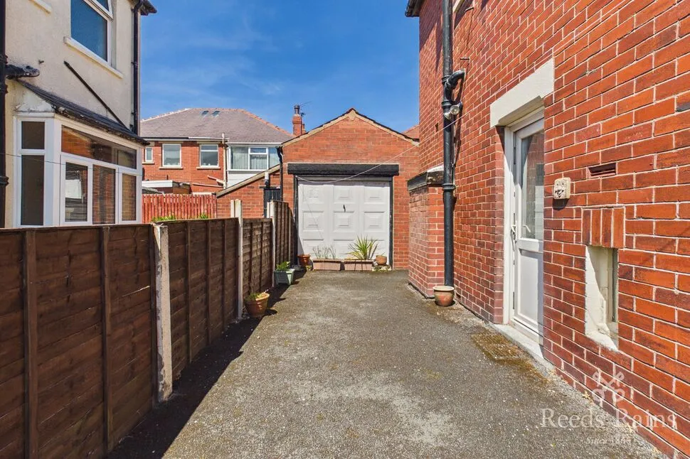 Ravenwood Avenue, Blackpool, Lancashire, FY4, photo 10
