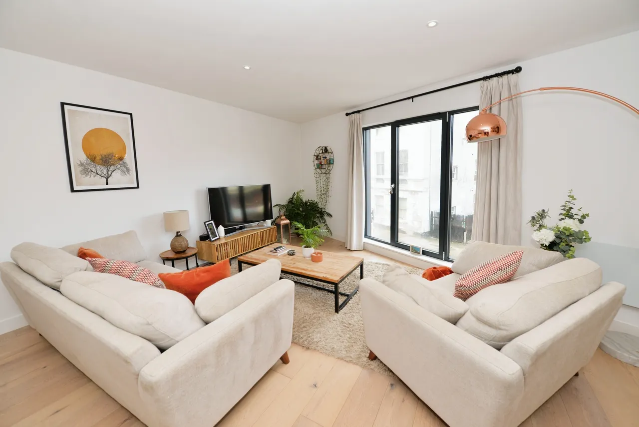 2 bed flat for sale — 1 Royal Crescent Road, Southampton, SO14