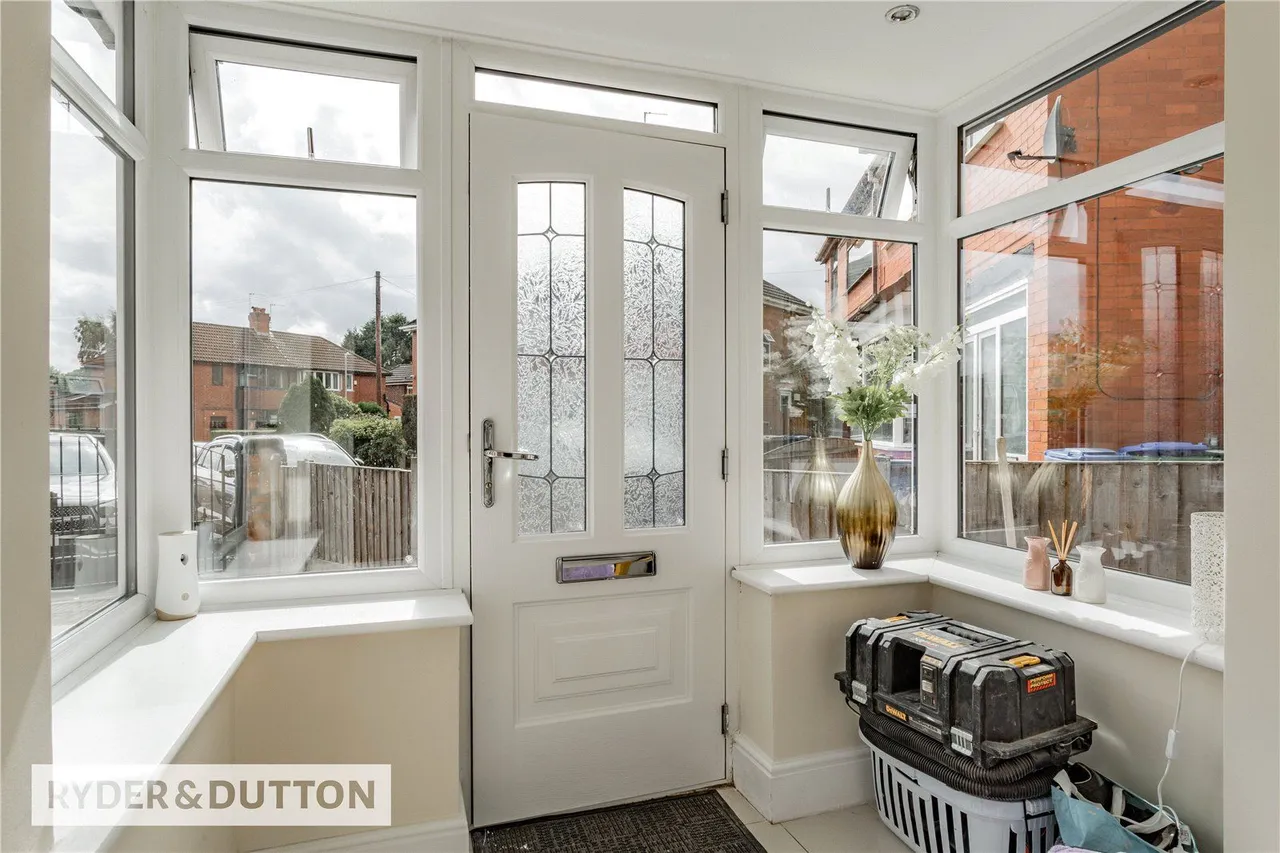 The Crescent, Middleton, M24, photo 21