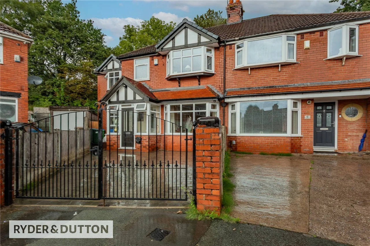 The Crescent, Middleton, M24, photo 22