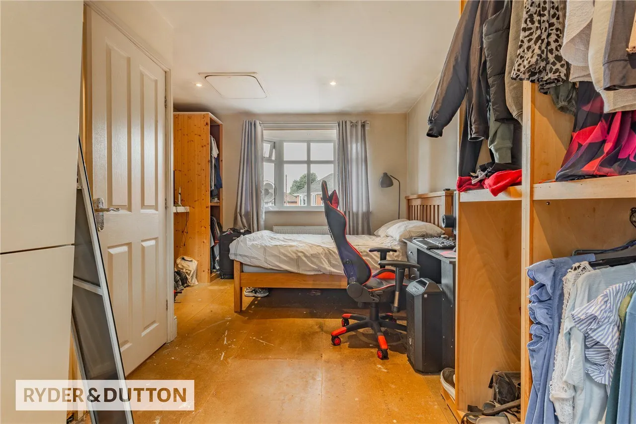 The Crescent, Middleton, M24, photo 14