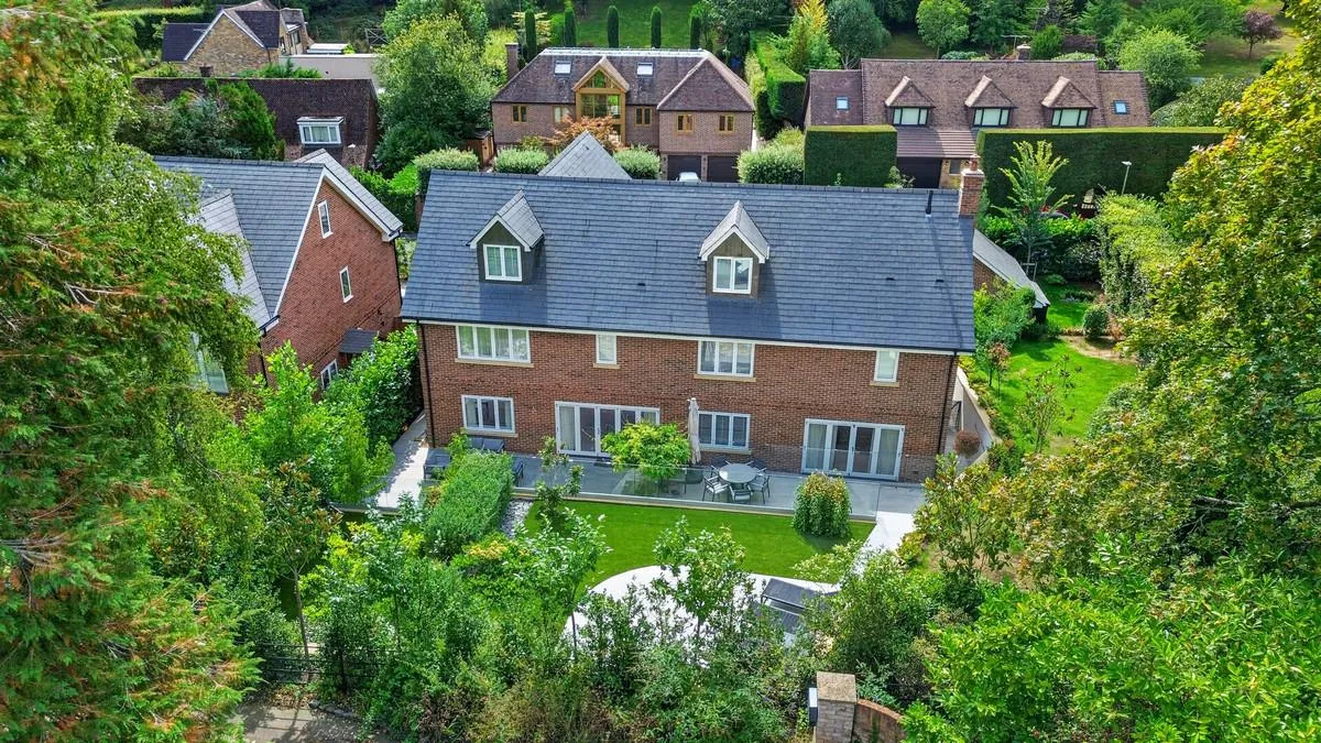 Lambridge Wood Road, Henley-on-Thames, RG9, photo 46
