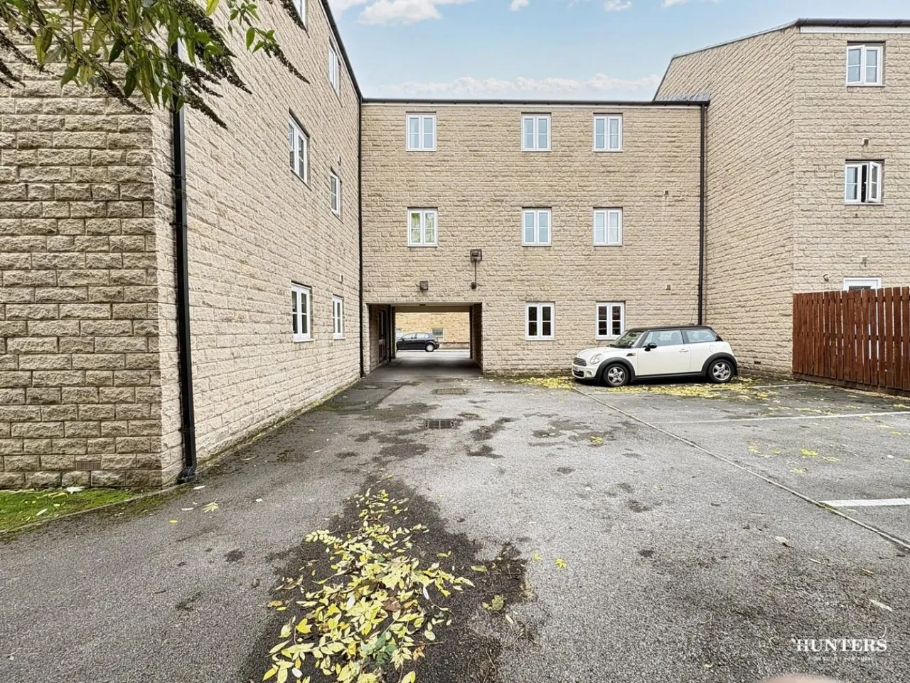 Rotary Close, Dewsbury, WF13, photo 13
