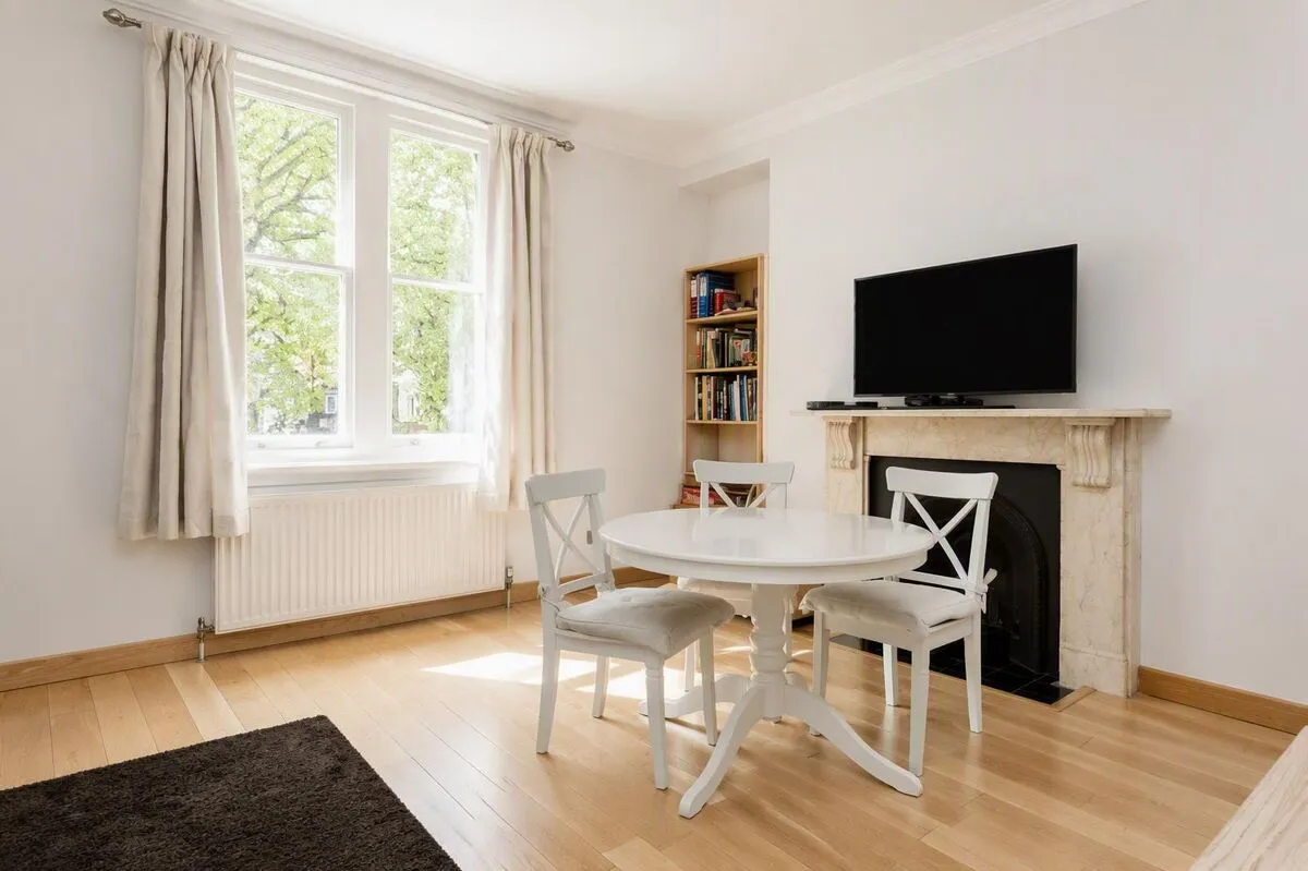 3 bed flat to rent, Fitzjohns Avenue, London, NW3