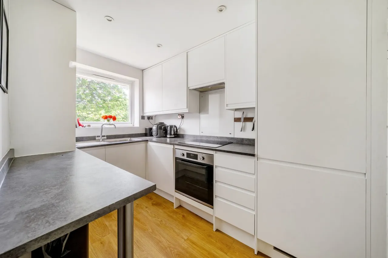 Ravensmede Way, Chiswick, London, W4, photo 10
