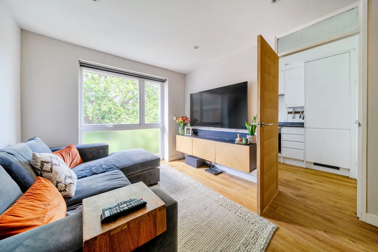 Ravensmede Way, Chiswick, London, W4, photo 8